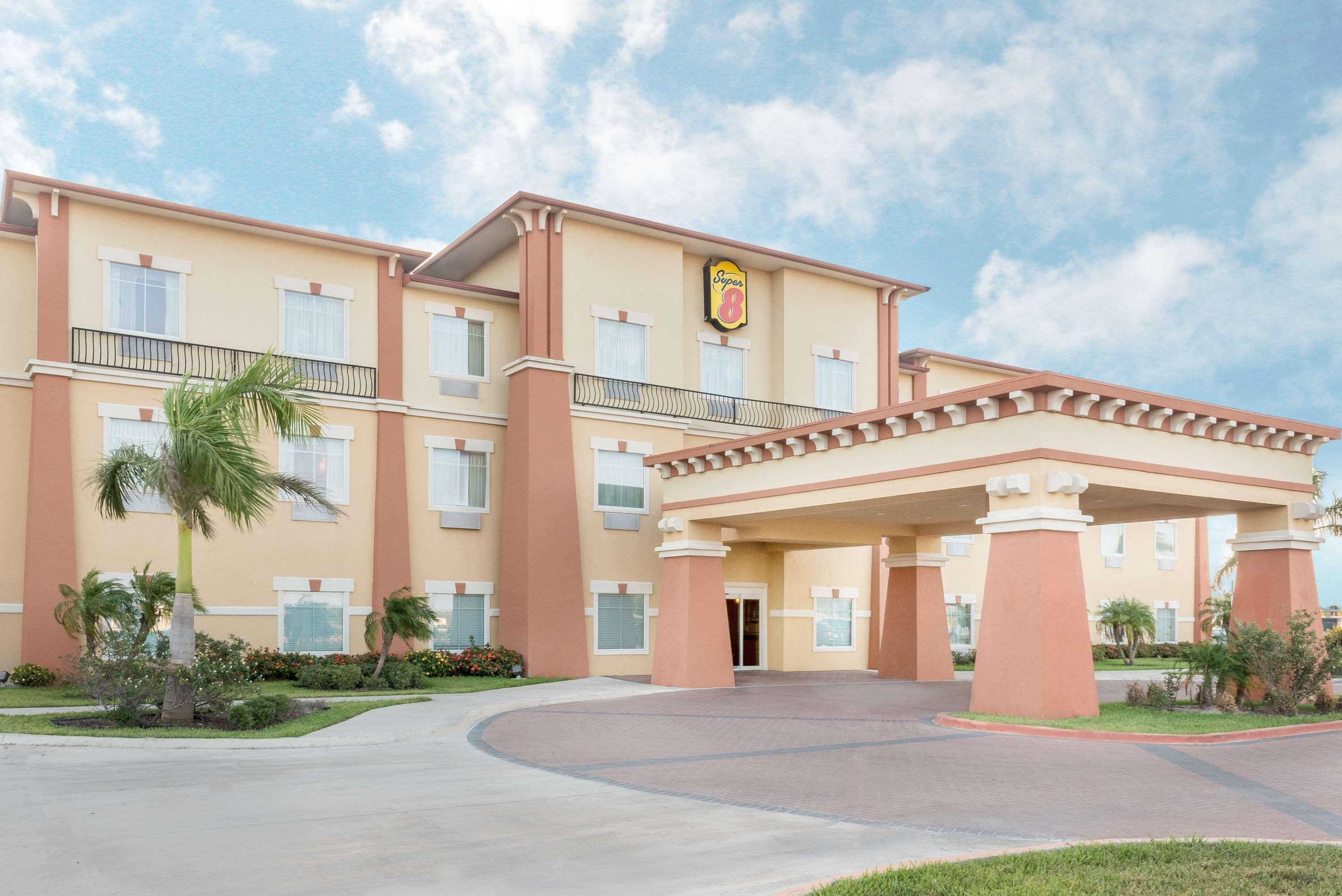 Super 8 By Wyndham Hidalgo At La Plaza Mall & Mcallen Airport Екстериор снимка