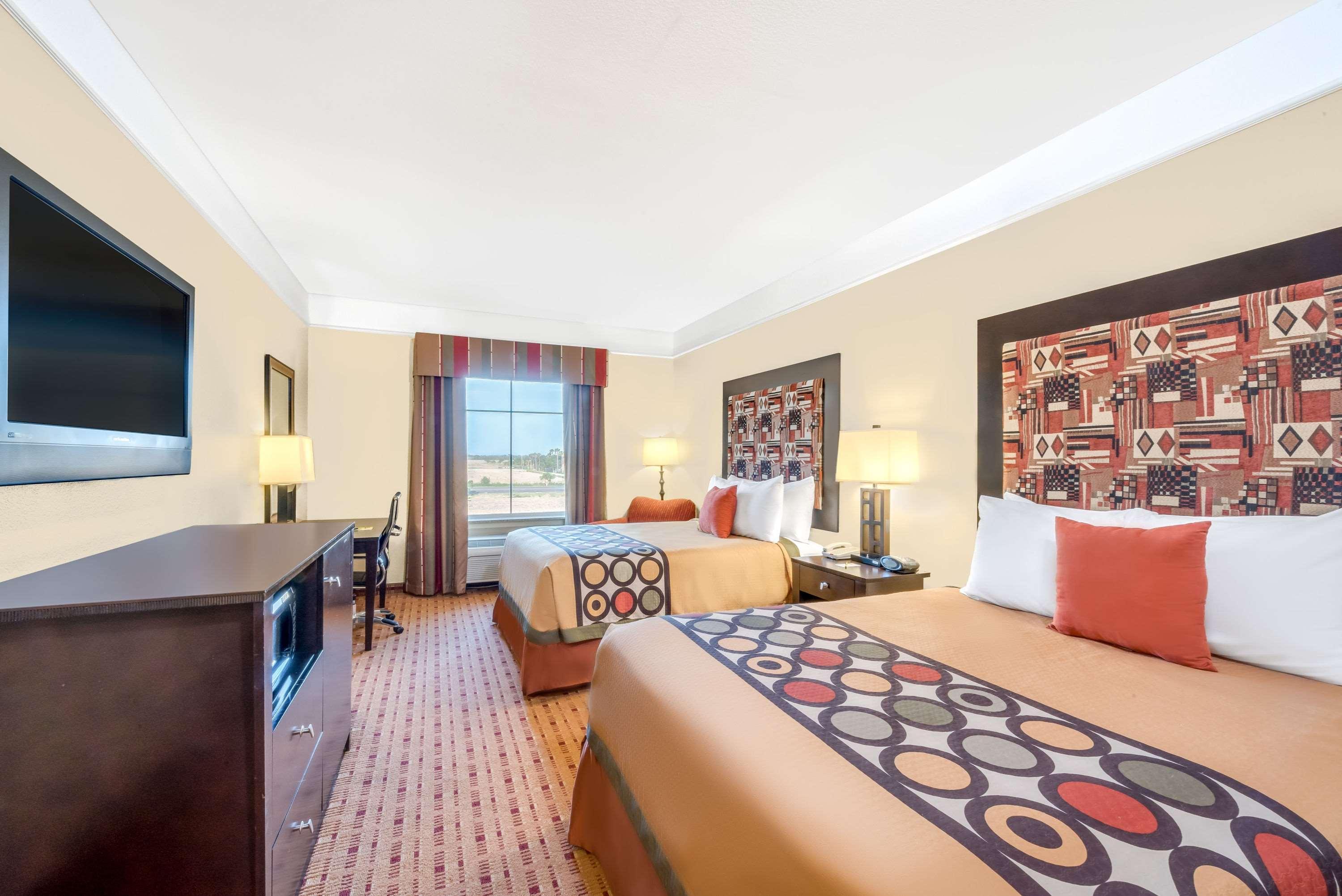 Super 8 By Wyndham Hidalgo At La Plaza Mall & Mcallen Airport Екстериор снимка