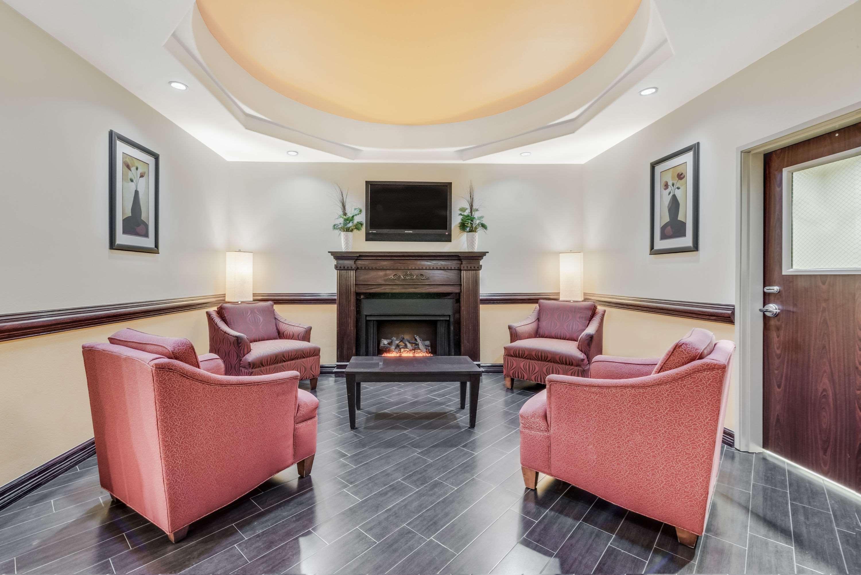 Super 8 By Wyndham Hidalgo At La Plaza Mall & Mcallen Airport Екстериор снимка