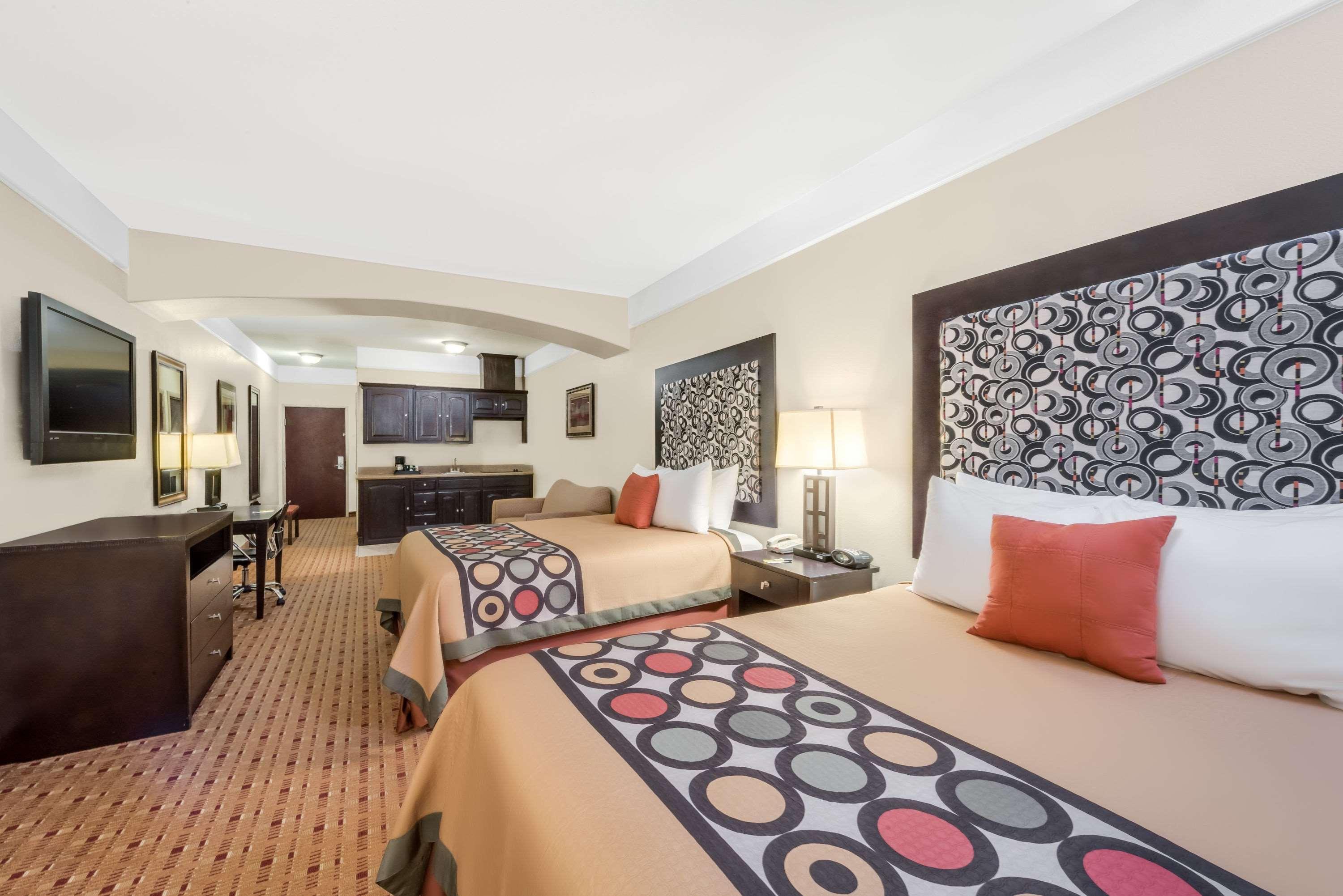 Super 8 By Wyndham Hidalgo At La Plaza Mall & Mcallen Airport Екстериор снимка