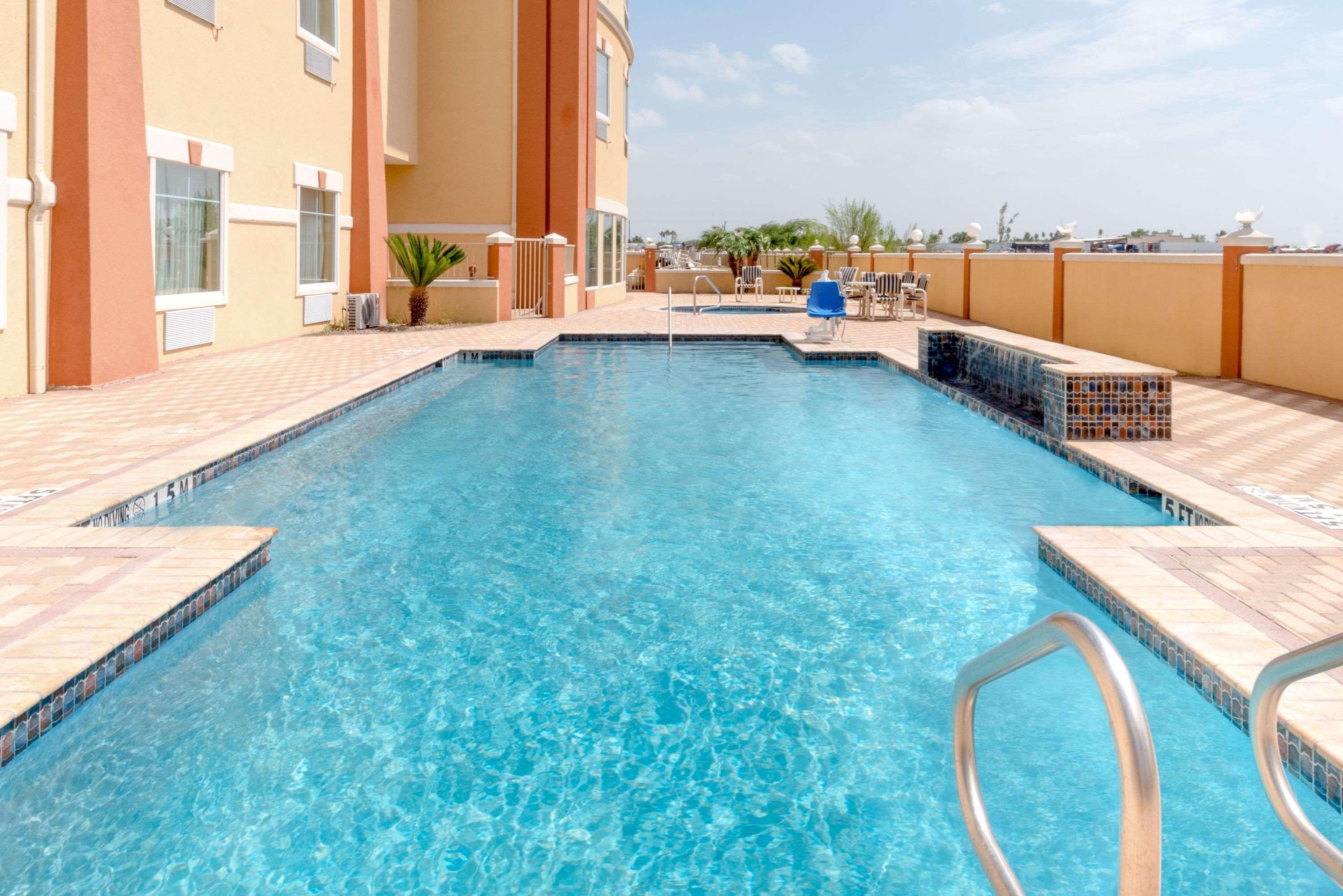 Super 8 By Wyndham Hidalgo At La Plaza Mall & Mcallen Airport Екстериор снимка