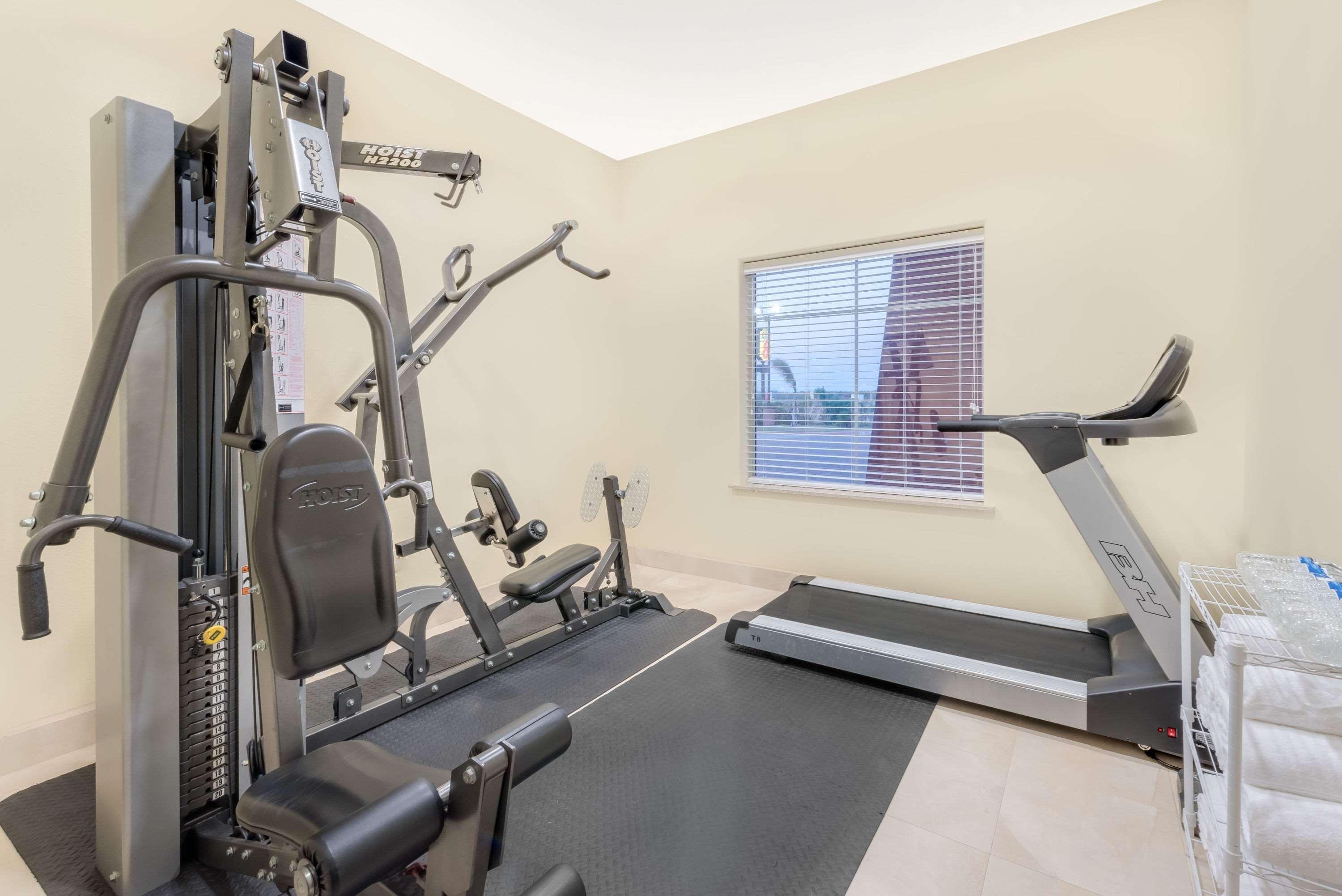 Super 8 By Wyndham Hidalgo At La Plaza Mall & Mcallen Airport Екстериор снимка