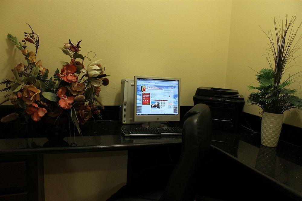 Super 8 By Wyndham Hidalgo At La Plaza Mall & Mcallen Airport Екстериор снимка