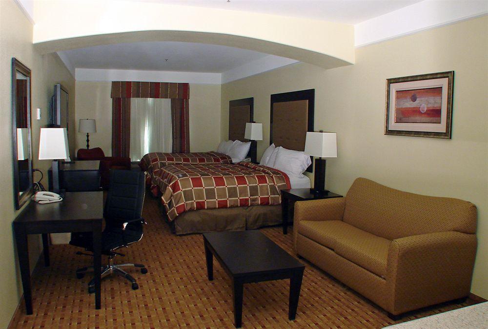 Super 8 By Wyndham Hidalgo At La Plaza Mall & Mcallen Airport Стая снимка