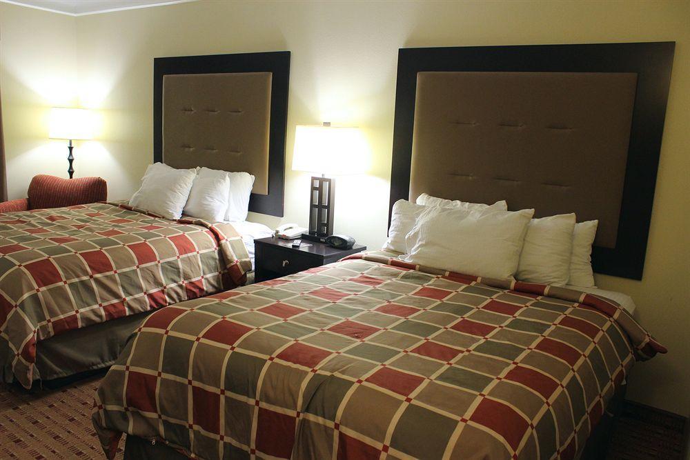Super 8 By Wyndham Hidalgo At La Plaza Mall & Mcallen Airport Екстериор снимка