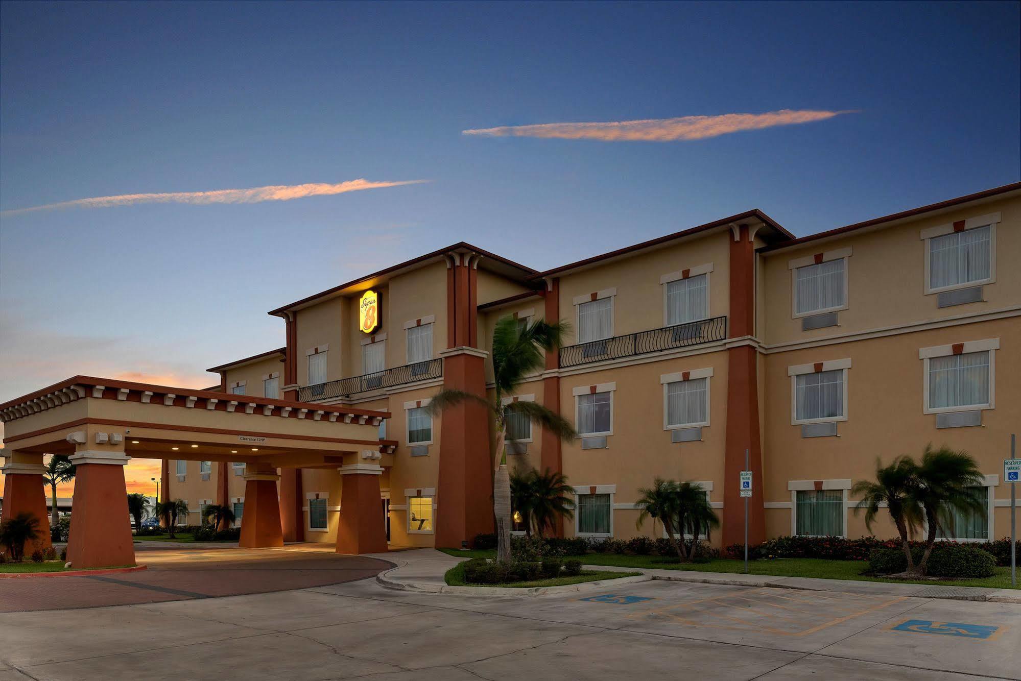 Super 8 By Wyndham Hidalgo At La Plaza Mall & Mcallen Airport Екстериор снимка