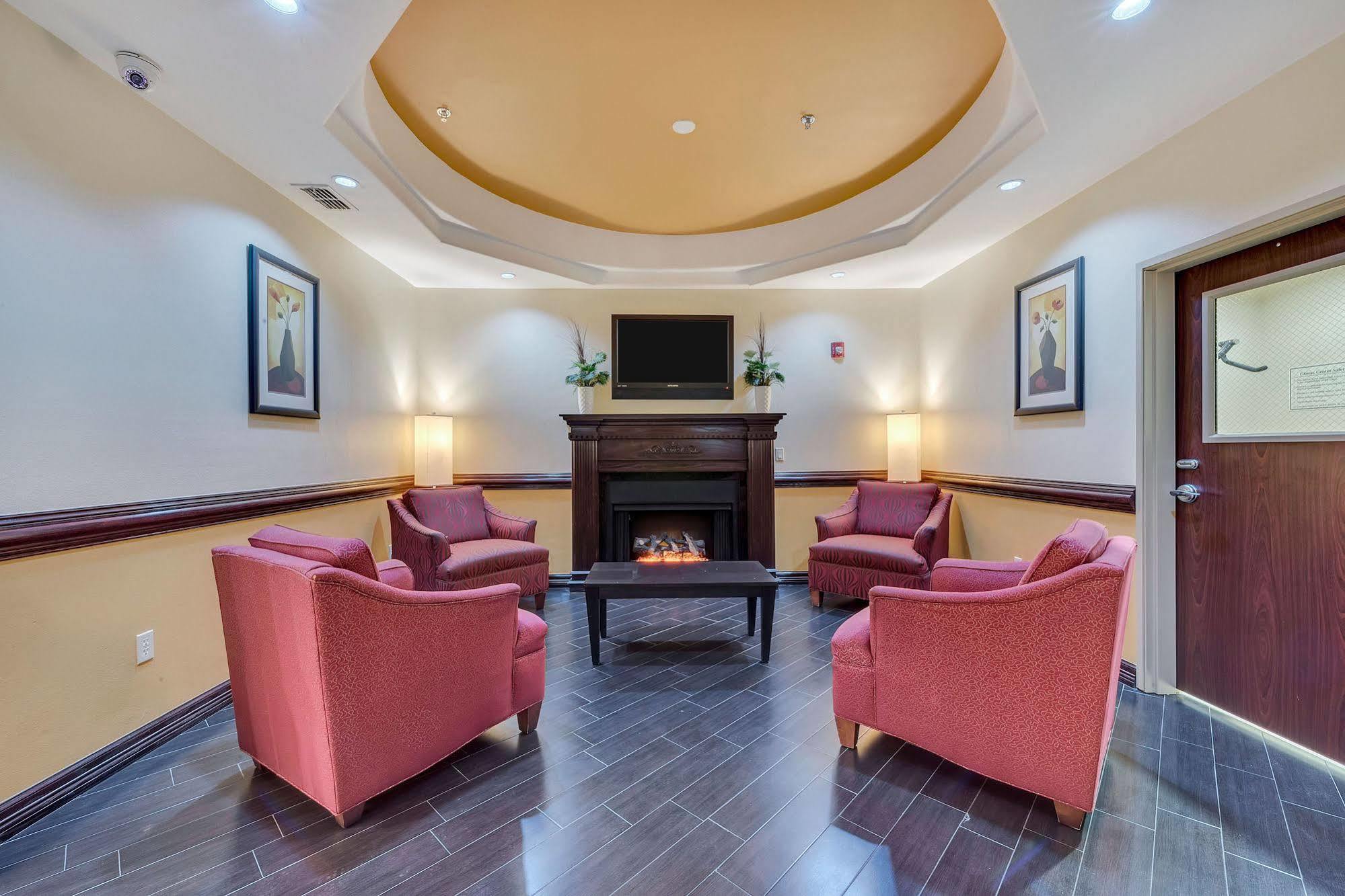 Super 8 By Wyndham Hidalgo At La Plaza Mall & Mcallen Airport Екстериор снимка