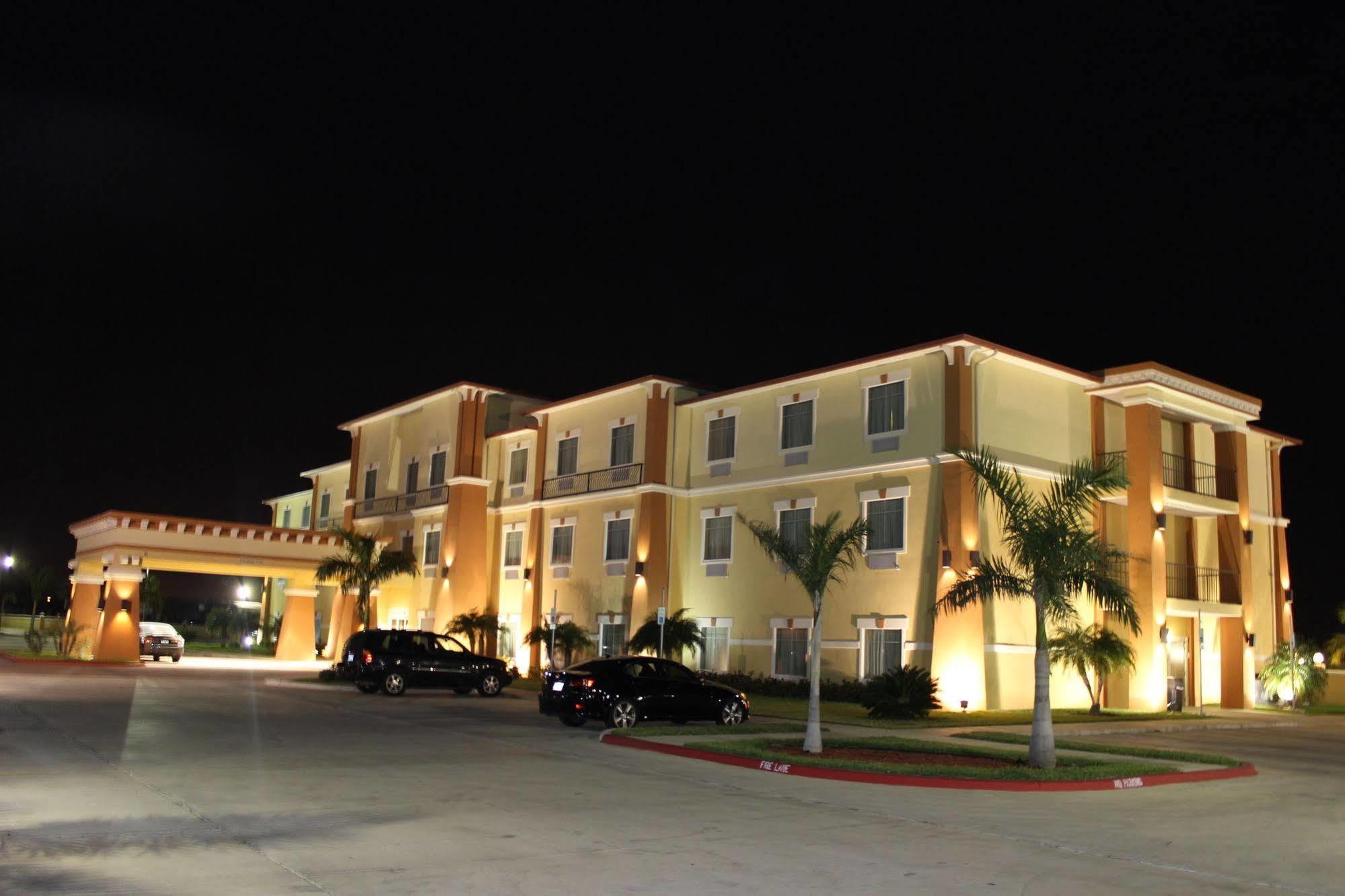 Super 8 By Wyndham Hidalgo At La Plaza Mall & Mcallen Airport Екстериор снимка