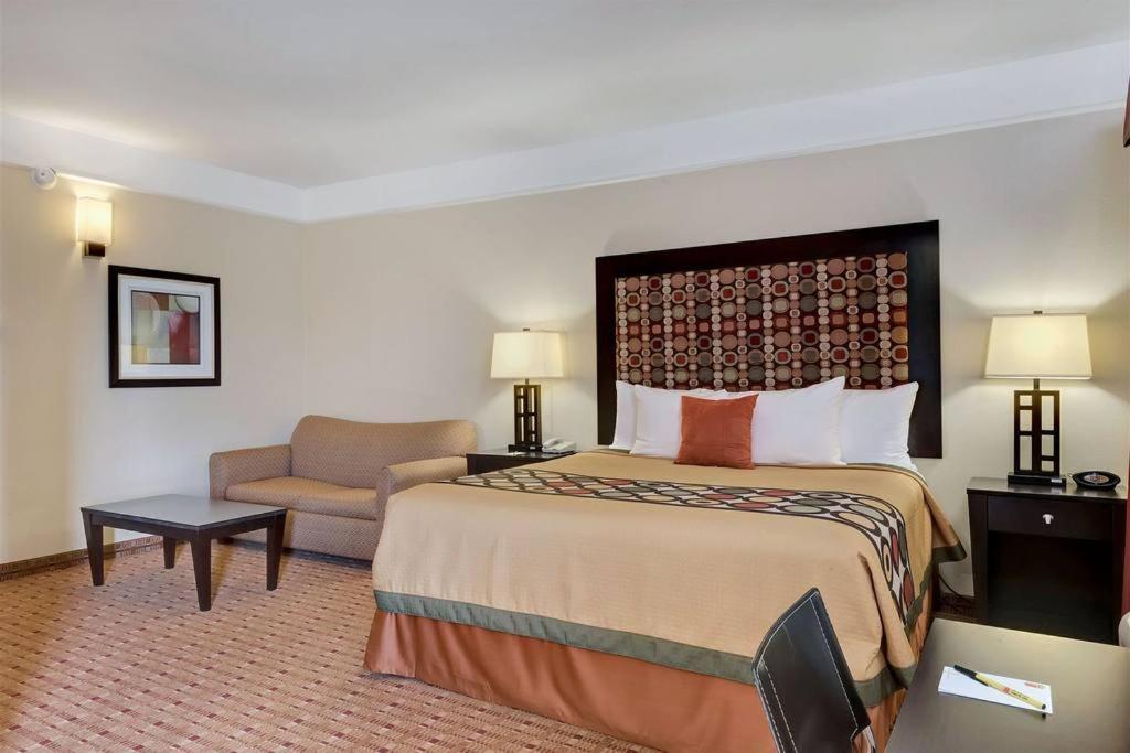 Super 8 By Wyndham Hidalgo At La Plaza Mall & Mcallen Airport Екстериор снимка