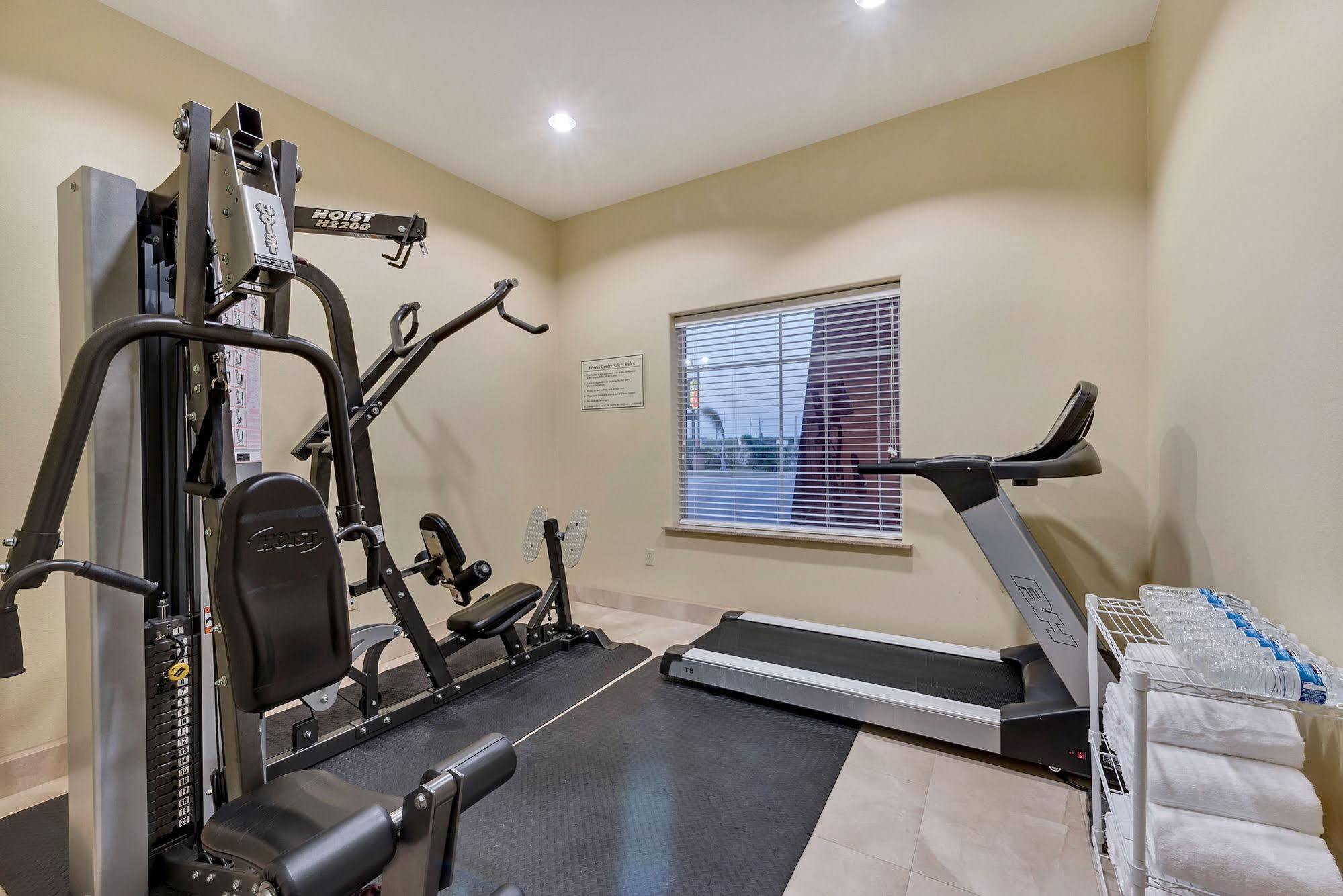 Super 8 By Wyndham Hidalgo At La Plaza Mall & Mcallen Airport Екстериор снимка