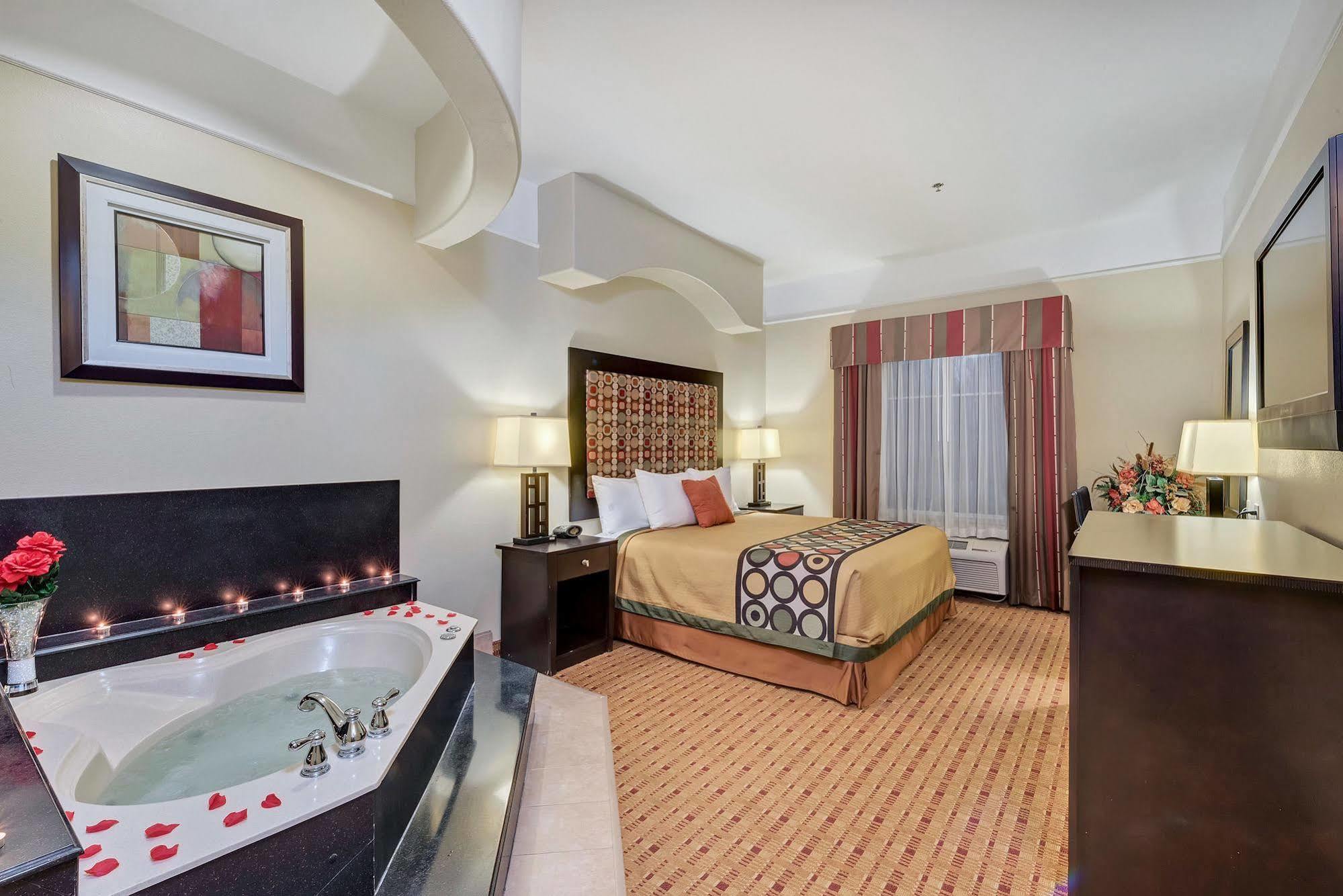 Super 8 By Wyndham Hidalgo At La Plaza Mall & Mcallen Airport Екстериор снимка